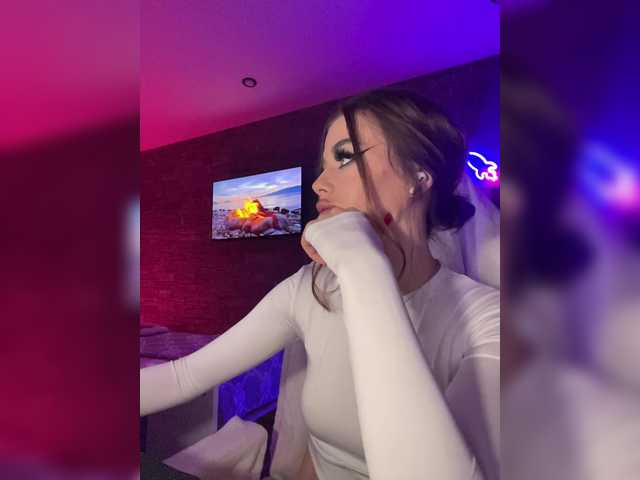 HotGirlEva's BongaCams show and profile