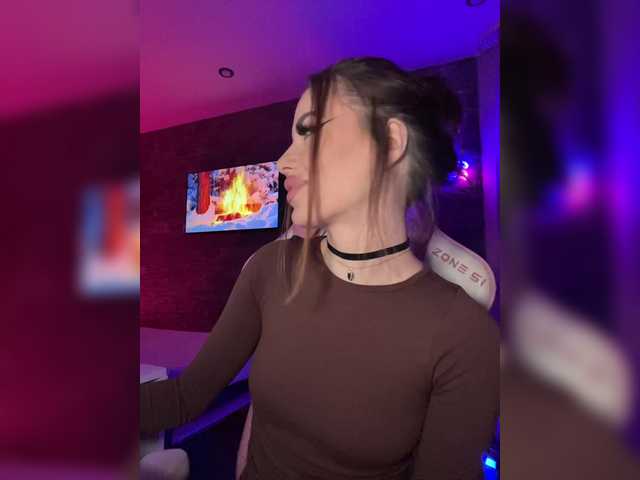 HotGirlEva's BongaCams show and profile