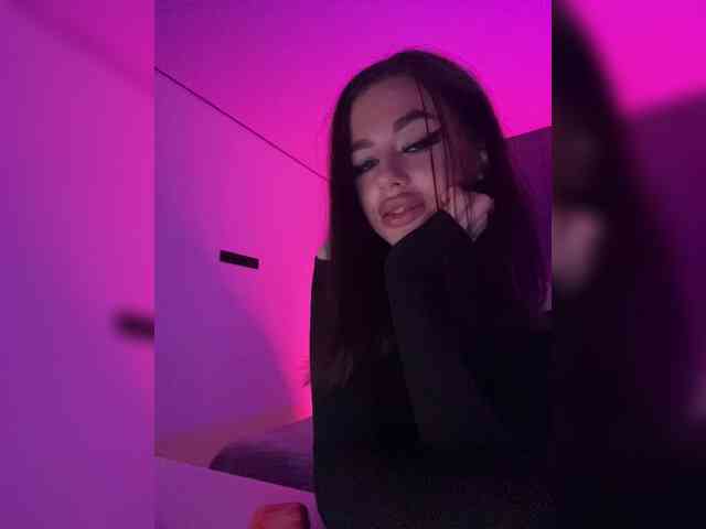 Модель: HotGirlEva