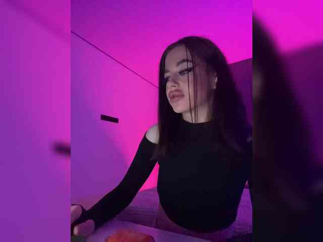 Модель: HotGirlEva
