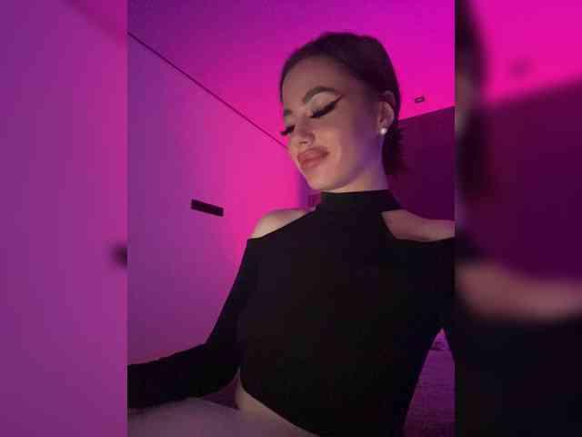 Модель: HotGirlEva
