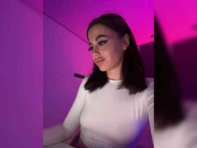 Модель: HotGirlEva