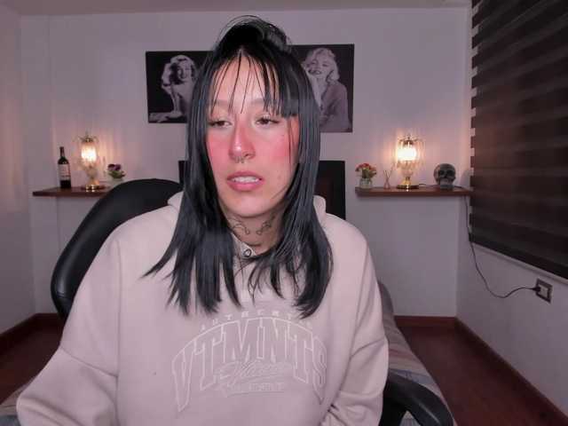 Mariana-Jones webcam bongacams model stream image