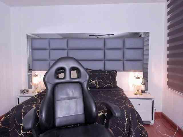 Mariana-Jones webcam