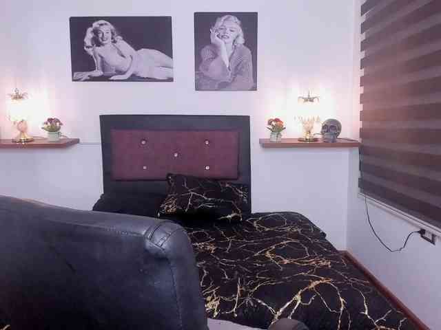 Mariana-Jones webcam