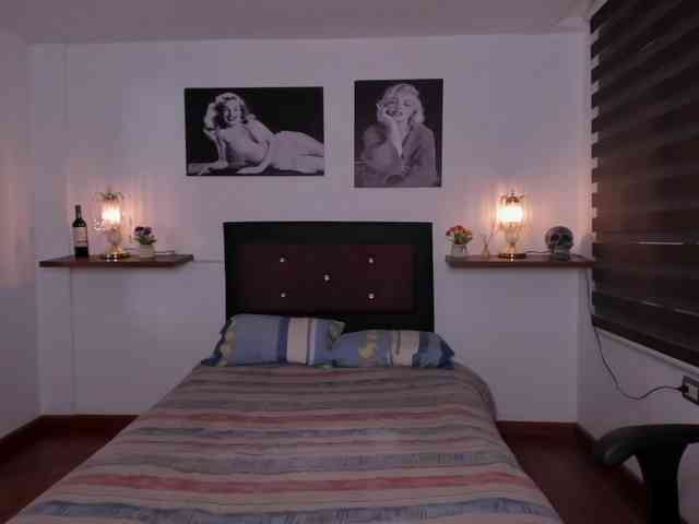 Mariana-Jones webcam