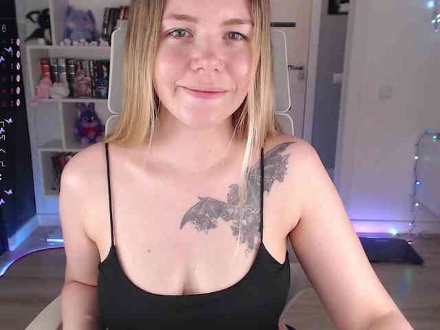 EmmaBryan webcam