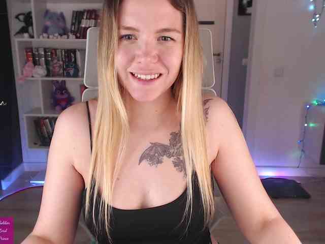 EmmaBryan webcam