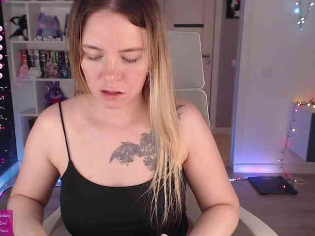 EmmaBryan webcam