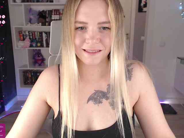 EmmaBryan webcam