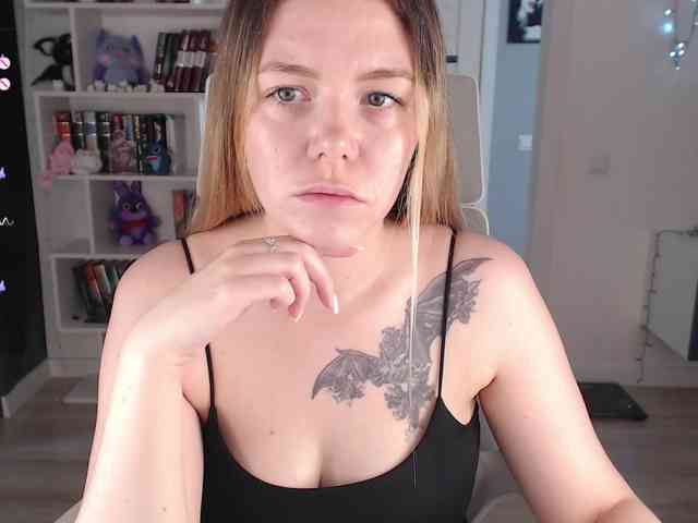 EmmaBryan webcam