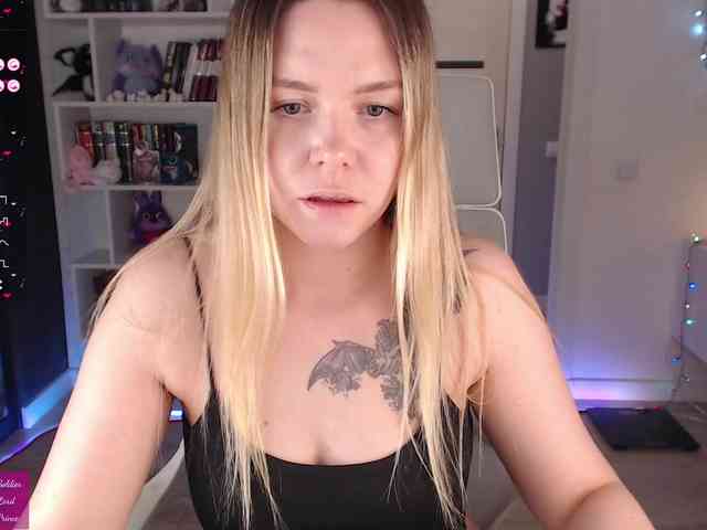 EmmaBryan webcam