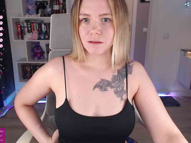 EmmaBryan webcam