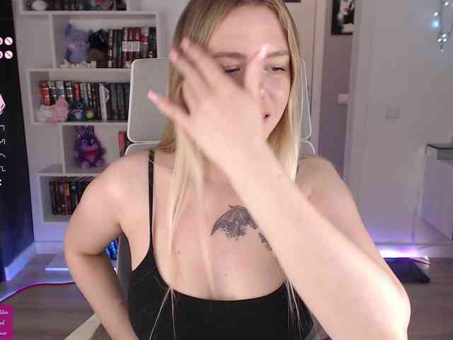 EmmaBryan webcam