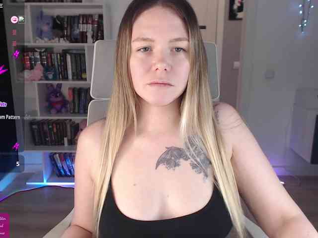 EmmaBryan webcam
