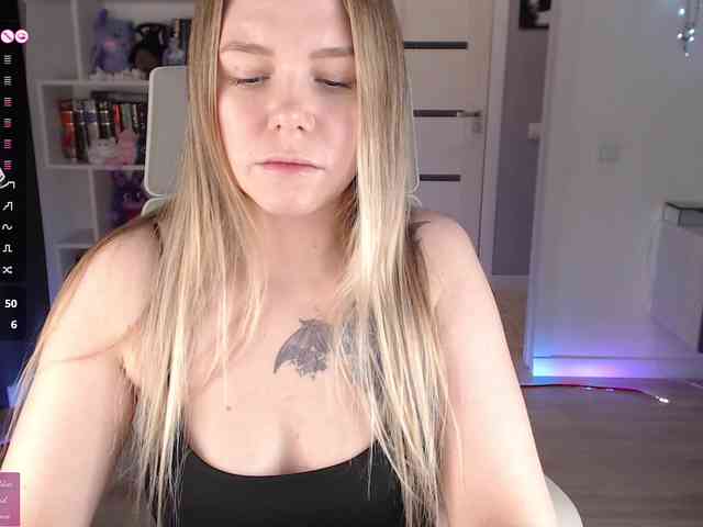 EmmaBryan webcam