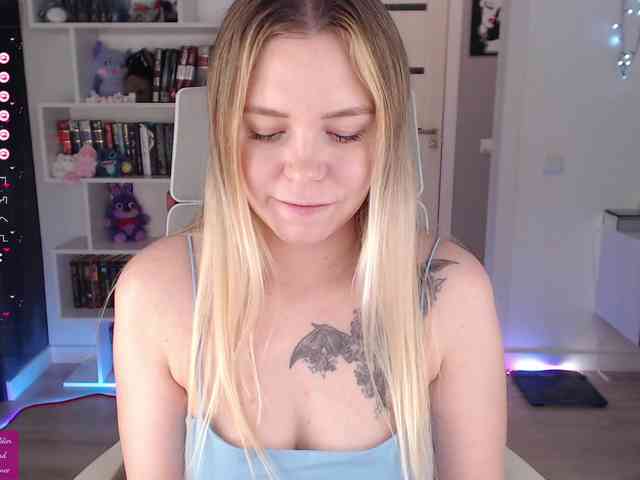 EmmaBryan webcam