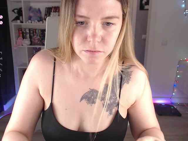 EmmaBryan webcam