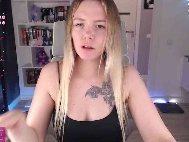 EmmaBryan webcam