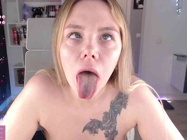 EmmaBryan webcam