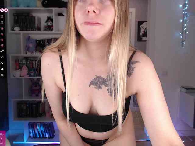 EmmaBryan webcam