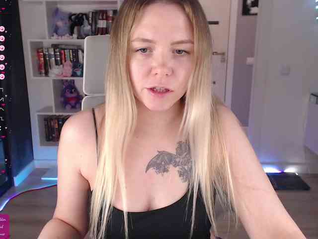 EmmaBryan webcam