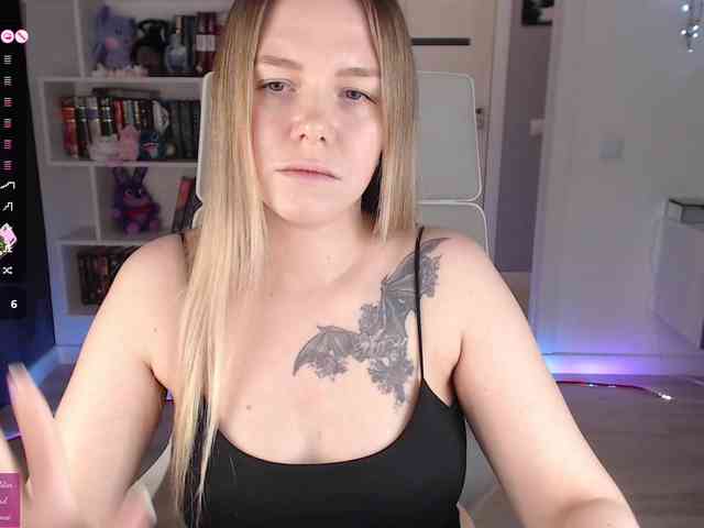 EmmaBryan webcam