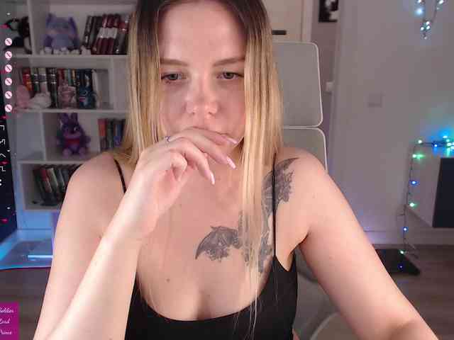 EmmaBryan webcam