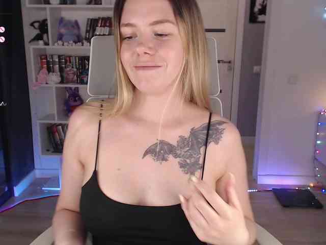 EmmaBryan webcam