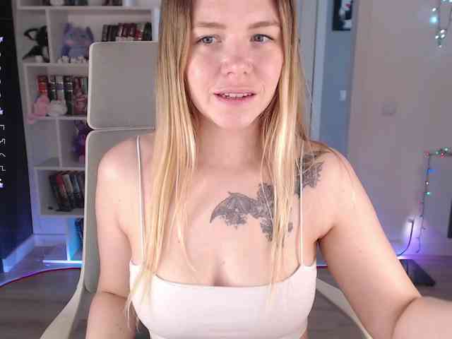 EmmaBryan webcam