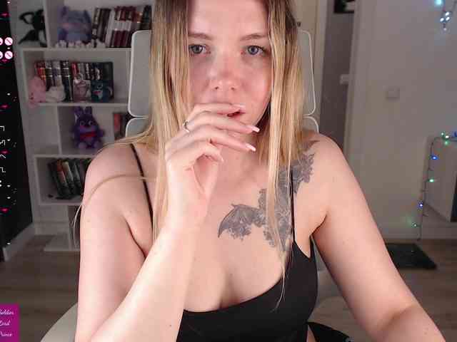 EmmaBryan webcam