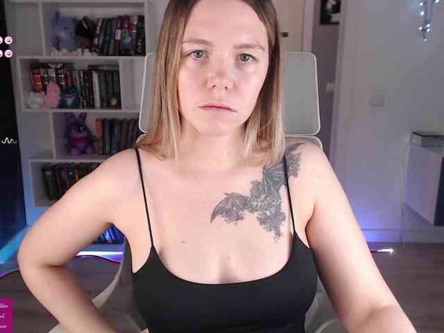 EmmaBryan webcam