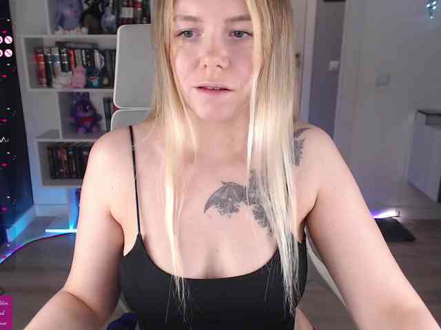 EmmaBryan webcam