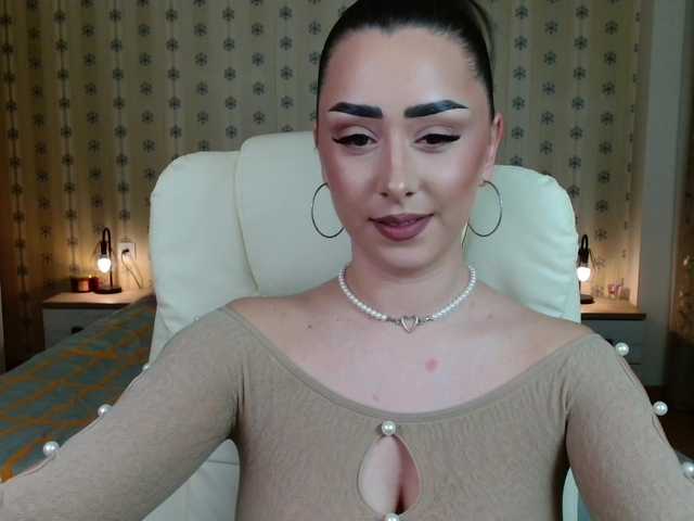 Leslie-Secret's BongaCams show and profile