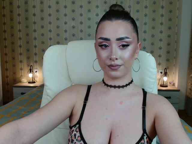 Leslie-Secret Leslie-Secret