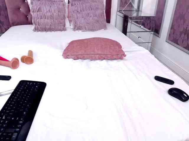 MiaMckenna webcam