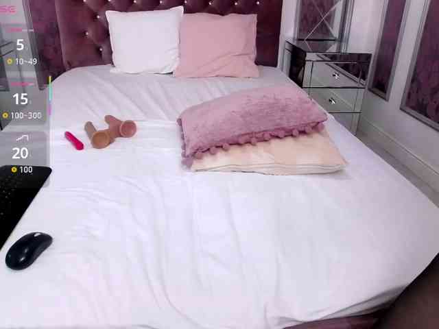 MiaMckenna MiaMckenna