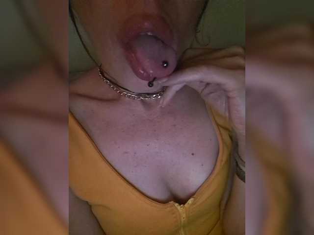 CurlyHanna's BongaCams show and profile