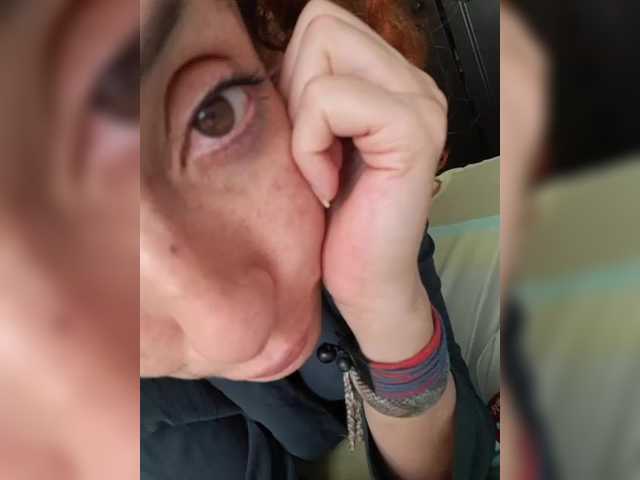 CurlyHanna Live Cam on BongaCams