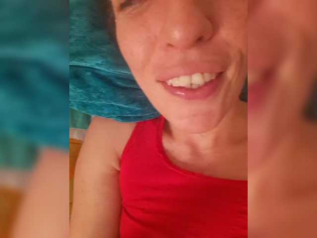 CurlyHanna webcam bongacams model stream image