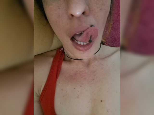 CurlyHanna's BongaCams show and profile