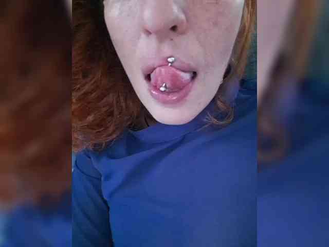 CurlyHanna webcam