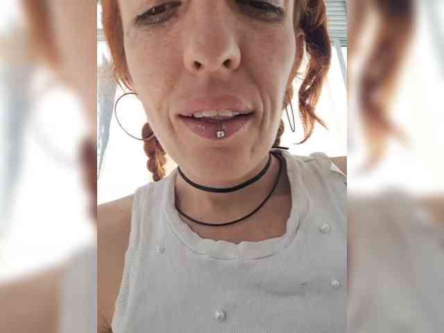 real live web cam CurlyHanna
