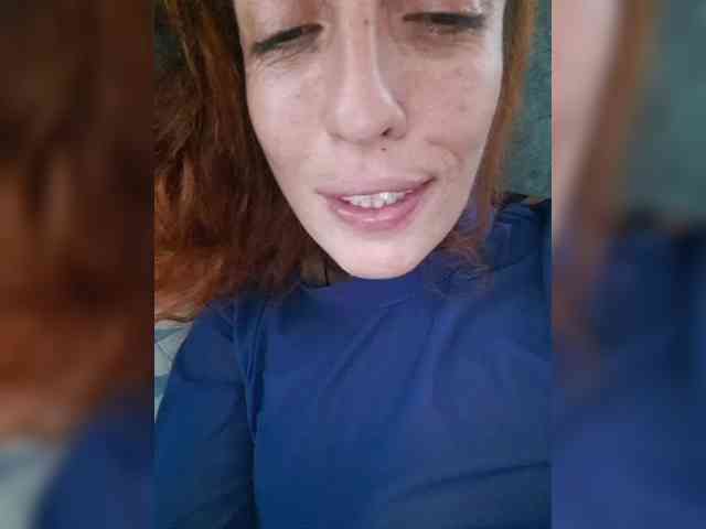CurlyHanna webcam