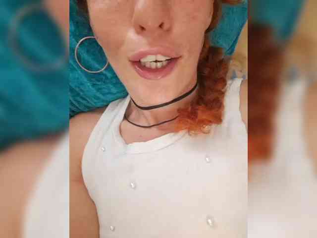 CurlyHanna webcam