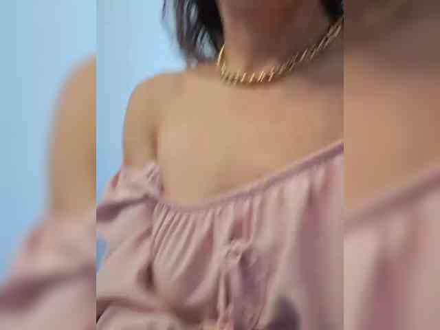 CurlyHanna webcam