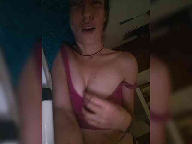 CurlyHanna webcam