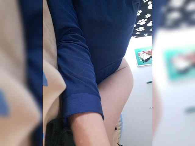 CurlyHanna webcam