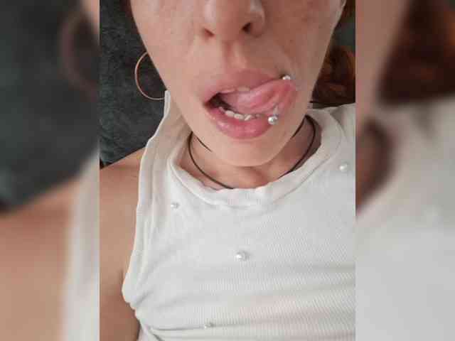 CurlyHanna webcam