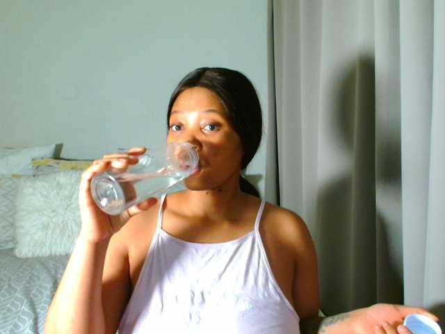 RedMiss webcam bongacams model stream image